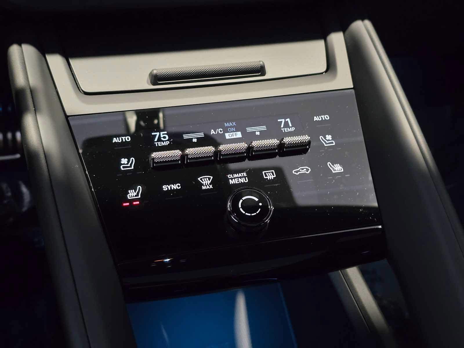 New 2026 Porsche Macan Turbo Electric AWD/4WD image 27