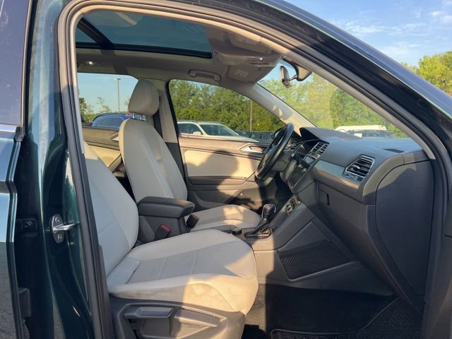 Used 2019 Volkswagen Tiguan SEL AWD/4WD image 15