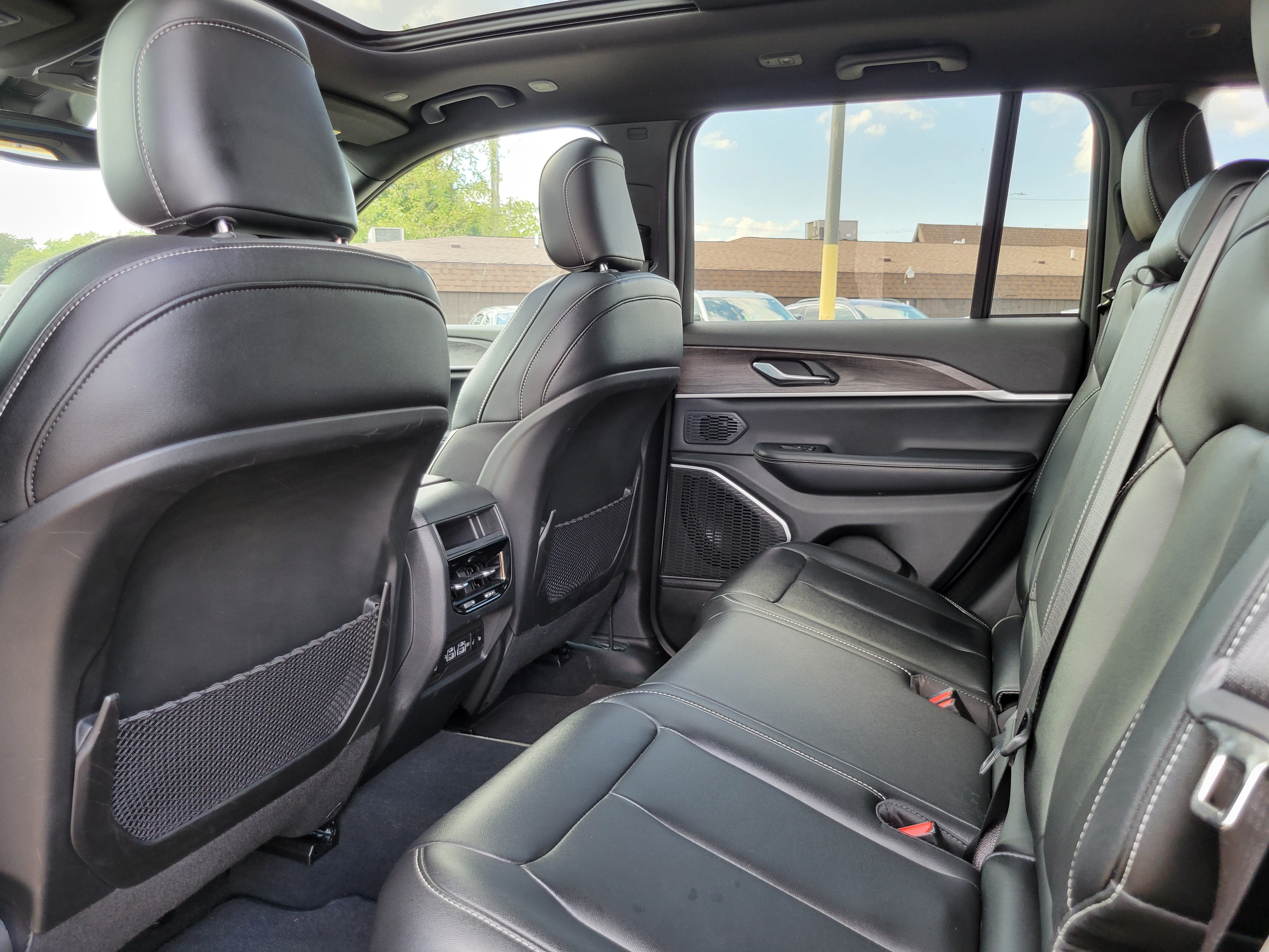 Used 2024 Jeep Grand Cherokee Limited 4xe AWD/4WD image 18