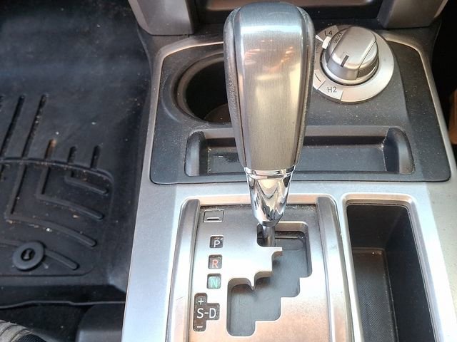 Used 2015 Toyota 4Runner SR5 AWD/4WD image 10