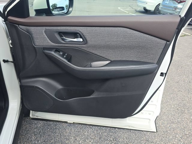 Used 2023 Nissan Rogue SV AWD/4WD image 20