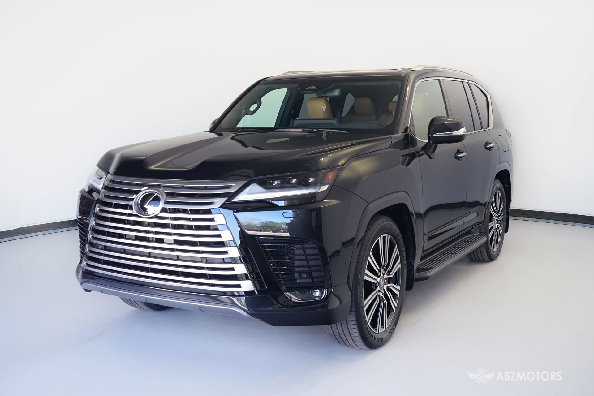 Used 2026 Lexus LX 600 4WD w/ Luxury Package image 2