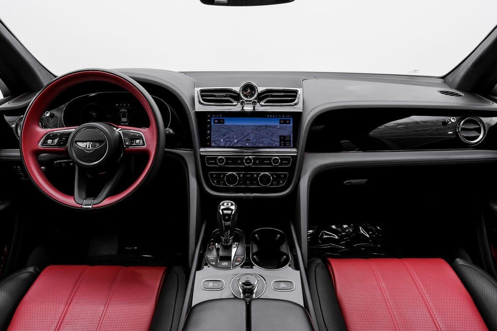 Used 2023 Bentley Bentayga image 10