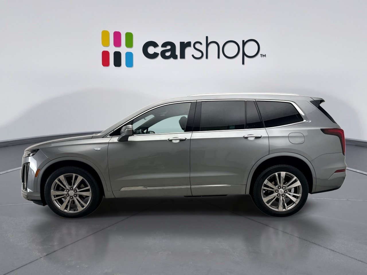 Used 2024 Cadillac XT6 Premium Luxury AWD/4WD image 2