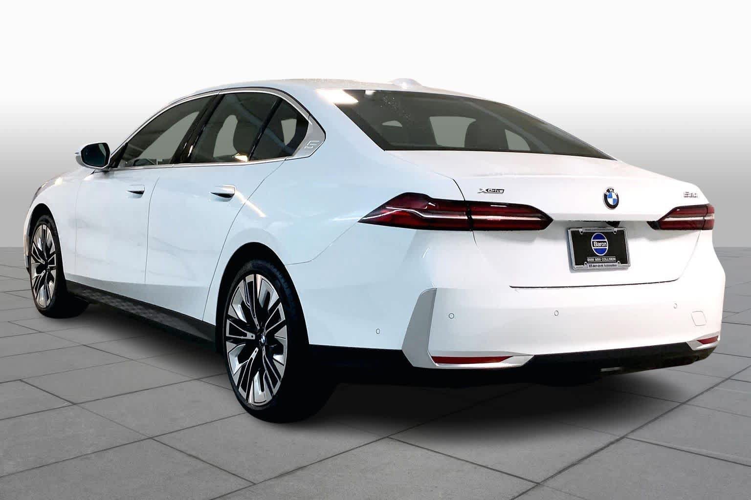 Used 2026 BMW 530i xDrive w/ Premium Package AWD/4WD image 12