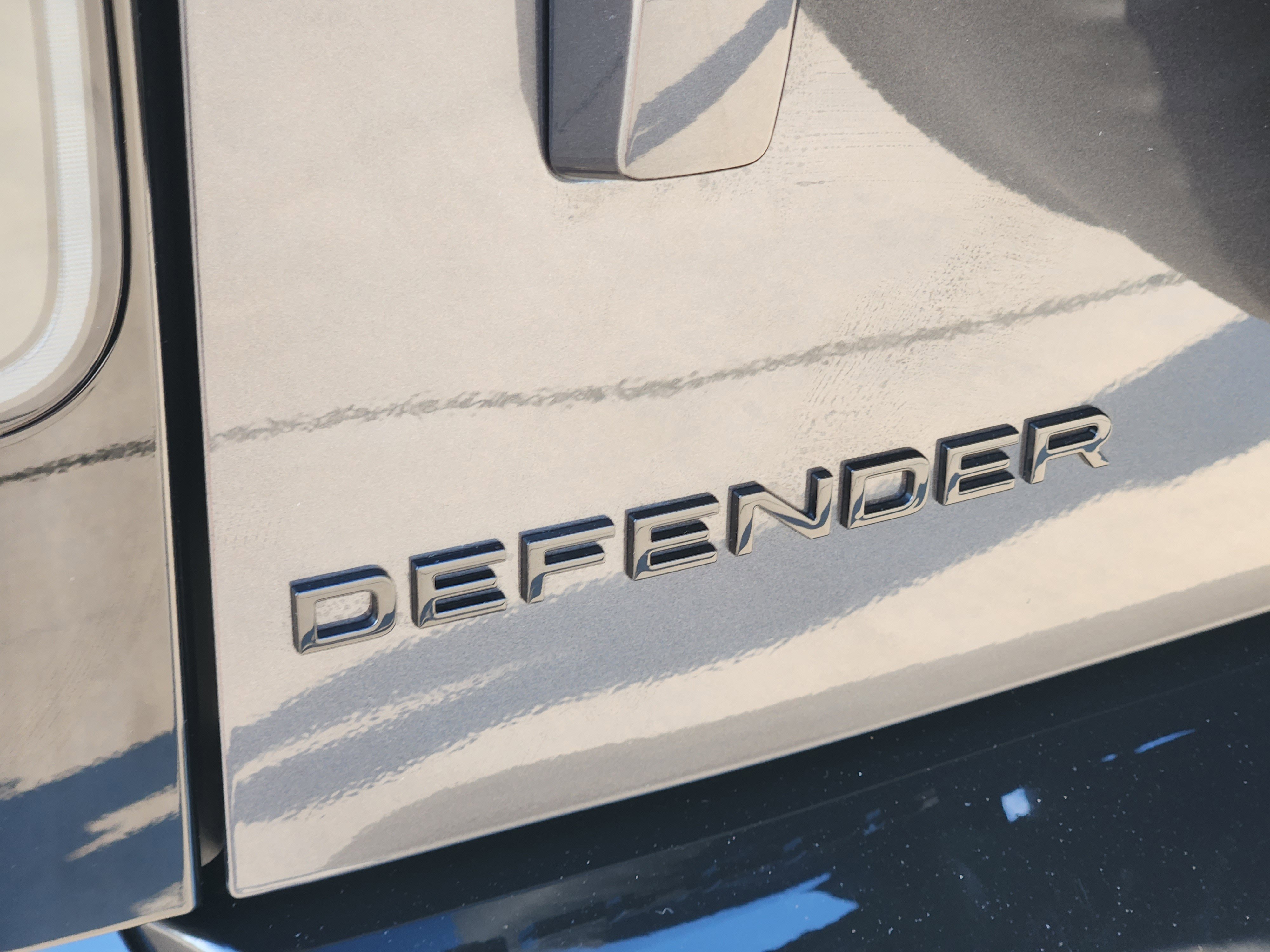 New 2026 Land Rover Defender 110 V8 image 11