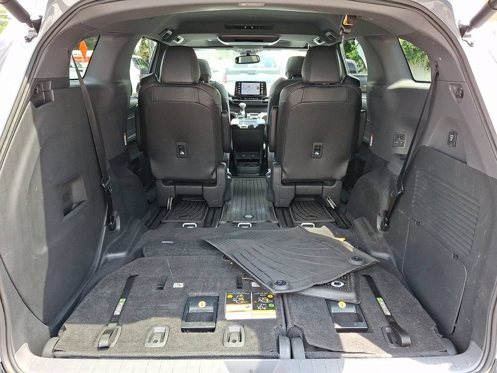 Certified 2023 Toyota Sienna XSE w/ XSE Plus Package AWD/4WD image 32