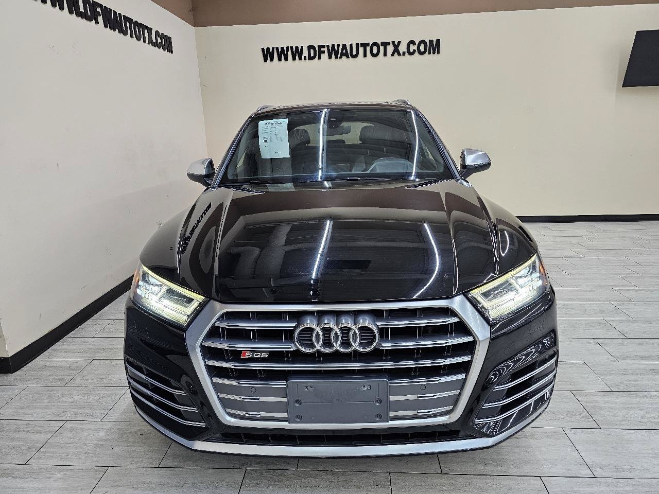 Used 2018 Audi SQ5 Premium Plus w/ S Sport Package AWD/4WD image 3