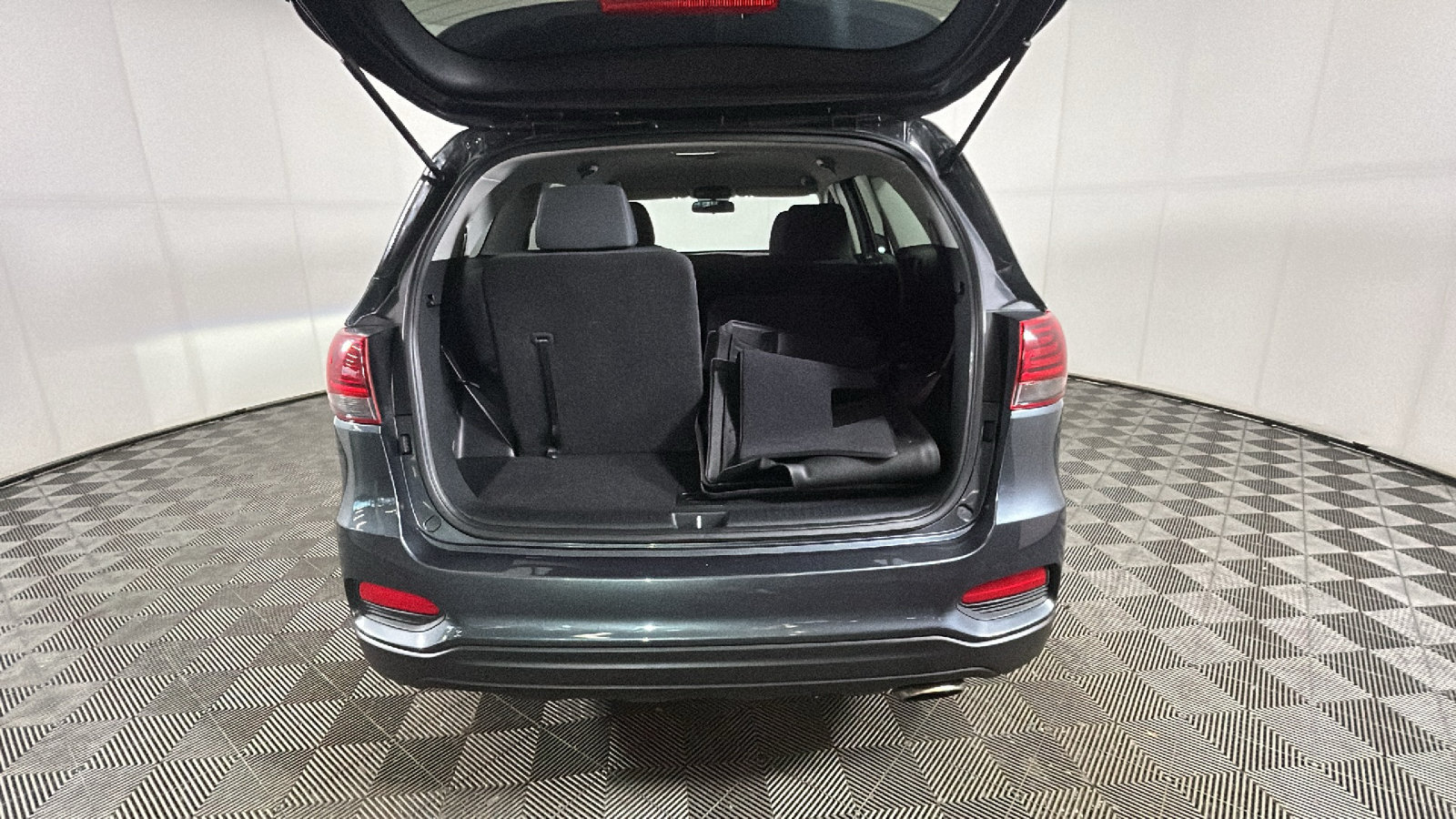Used 2020 Kia Sorento AWD V6 image 32