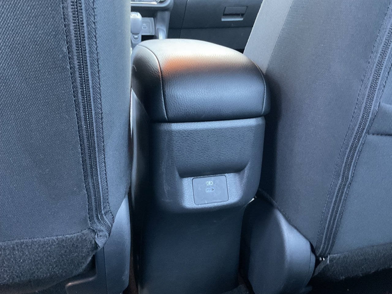 Used 2025 Nissan Versa SV FWD image 9