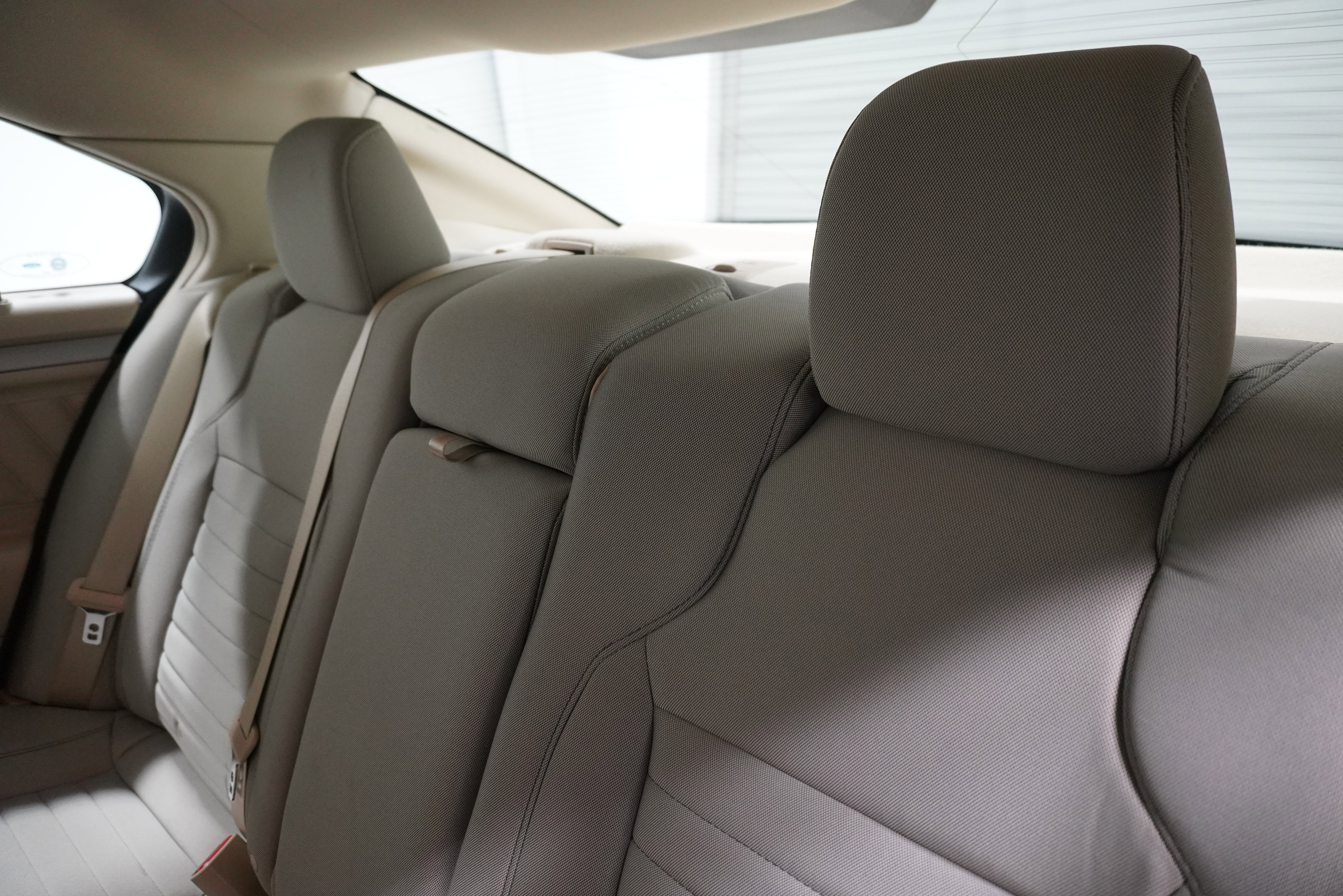 Used 2018 Ford Taurus SE image 11