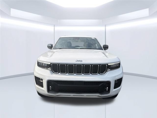 Used 2023 Jeep Grand Cherokee Overland AWD/4WD image 2