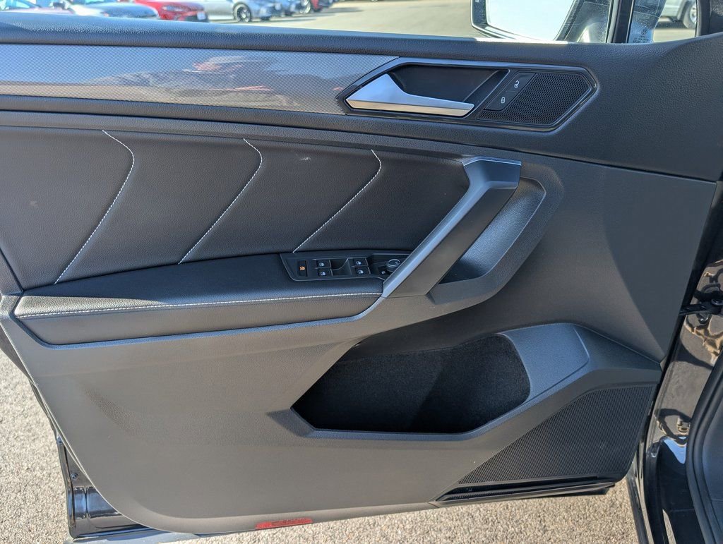 Used 2023 Volkswagen Tiguan SE image 15