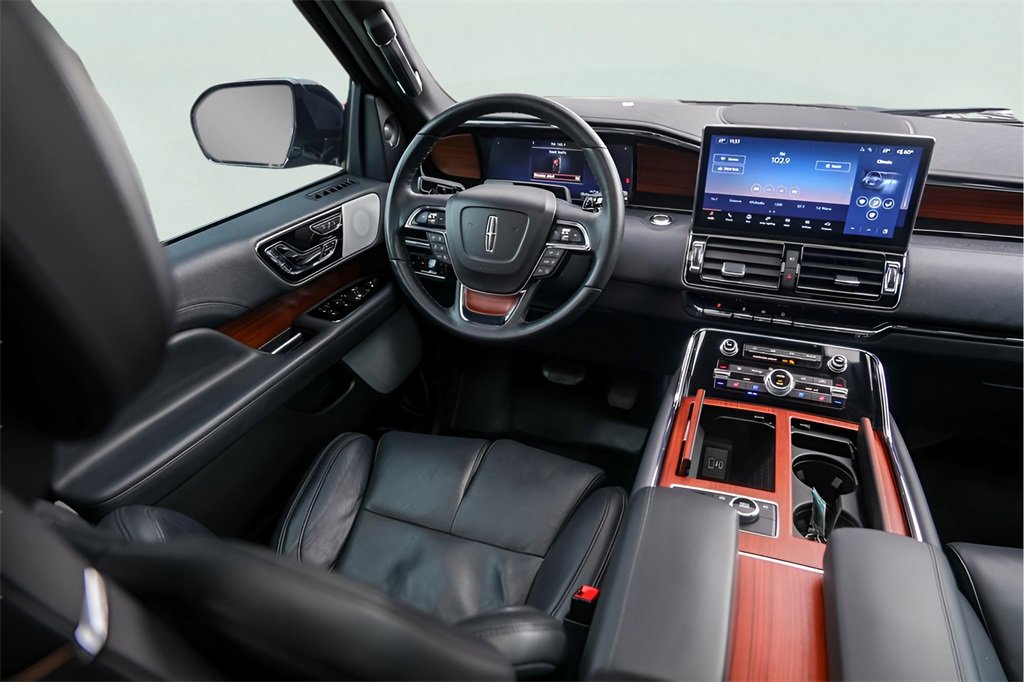 Used 2024 Lincoln Navigator L Reserve image 32