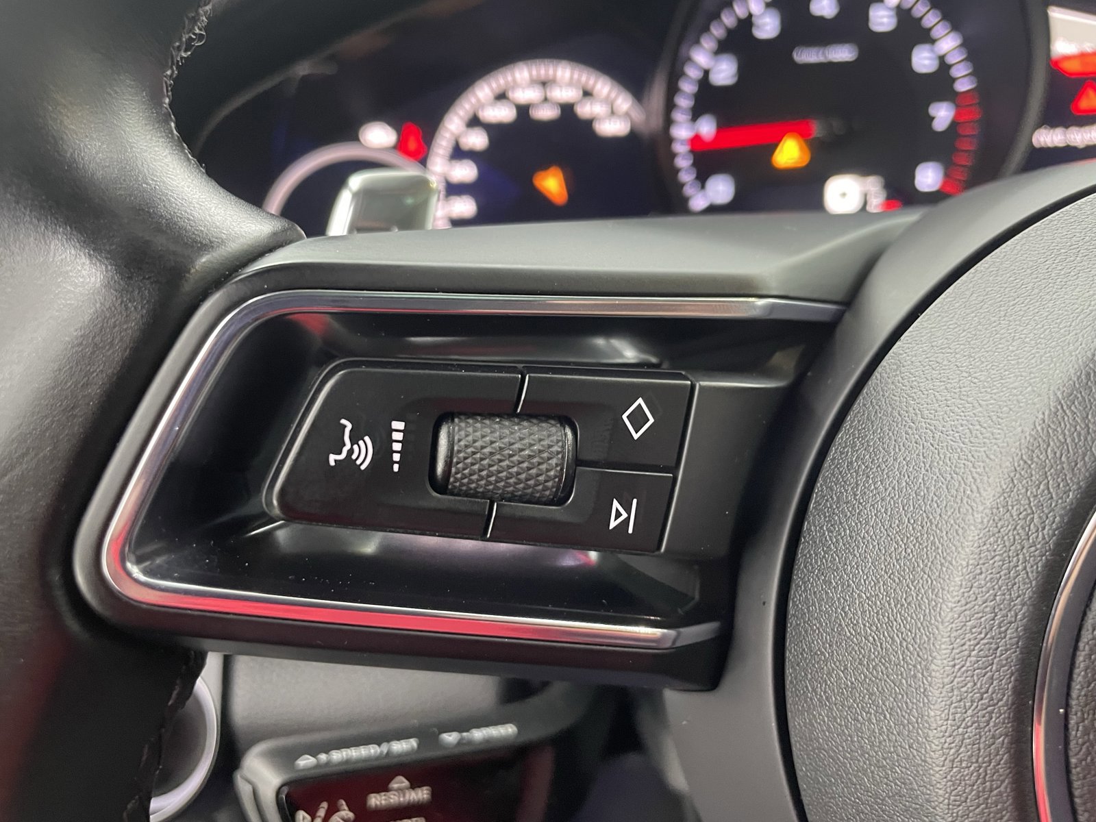 Certified 2021 Porsche Panamera image 8