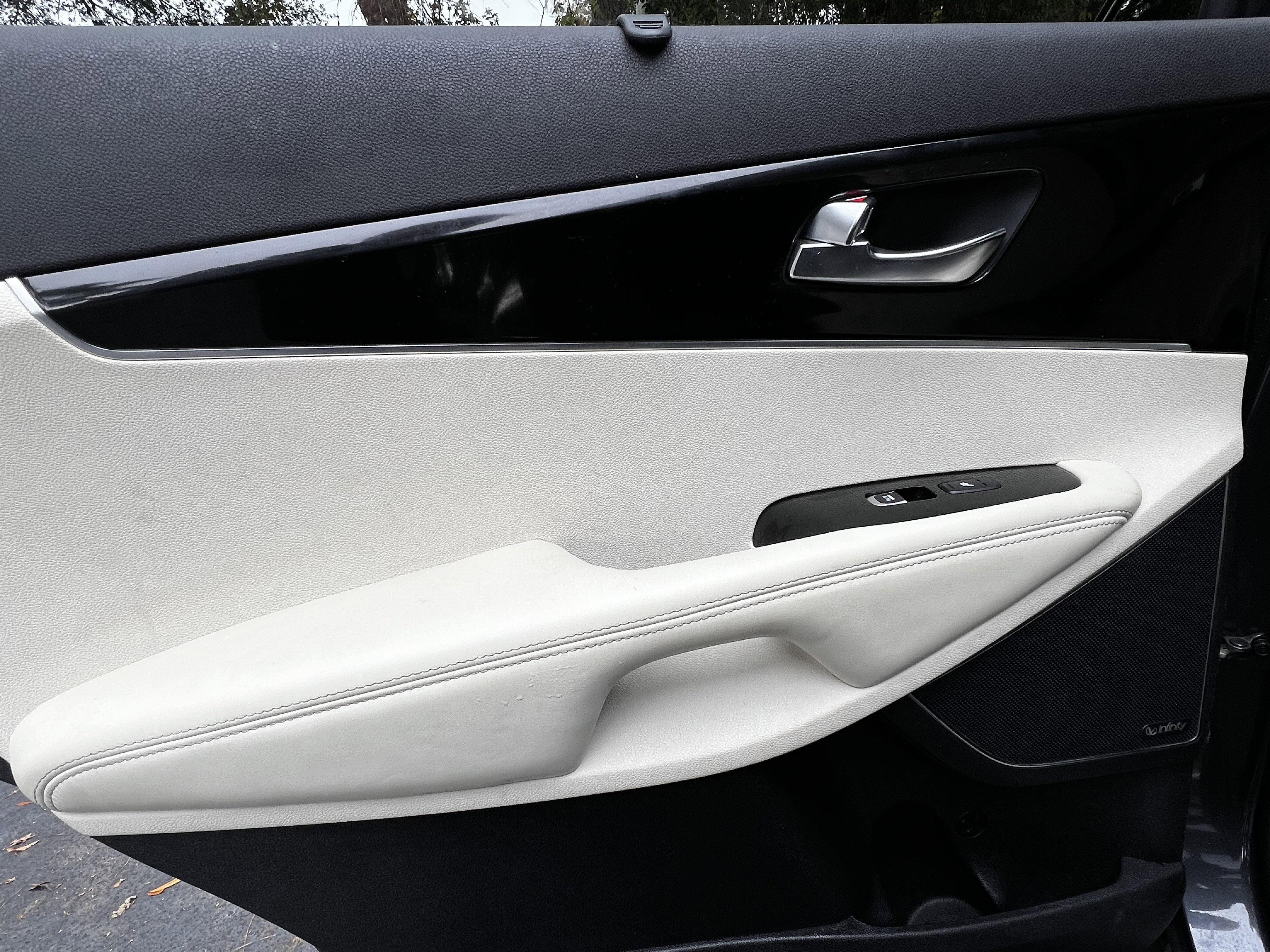 Used 2018 Kia Sorento SX image 30