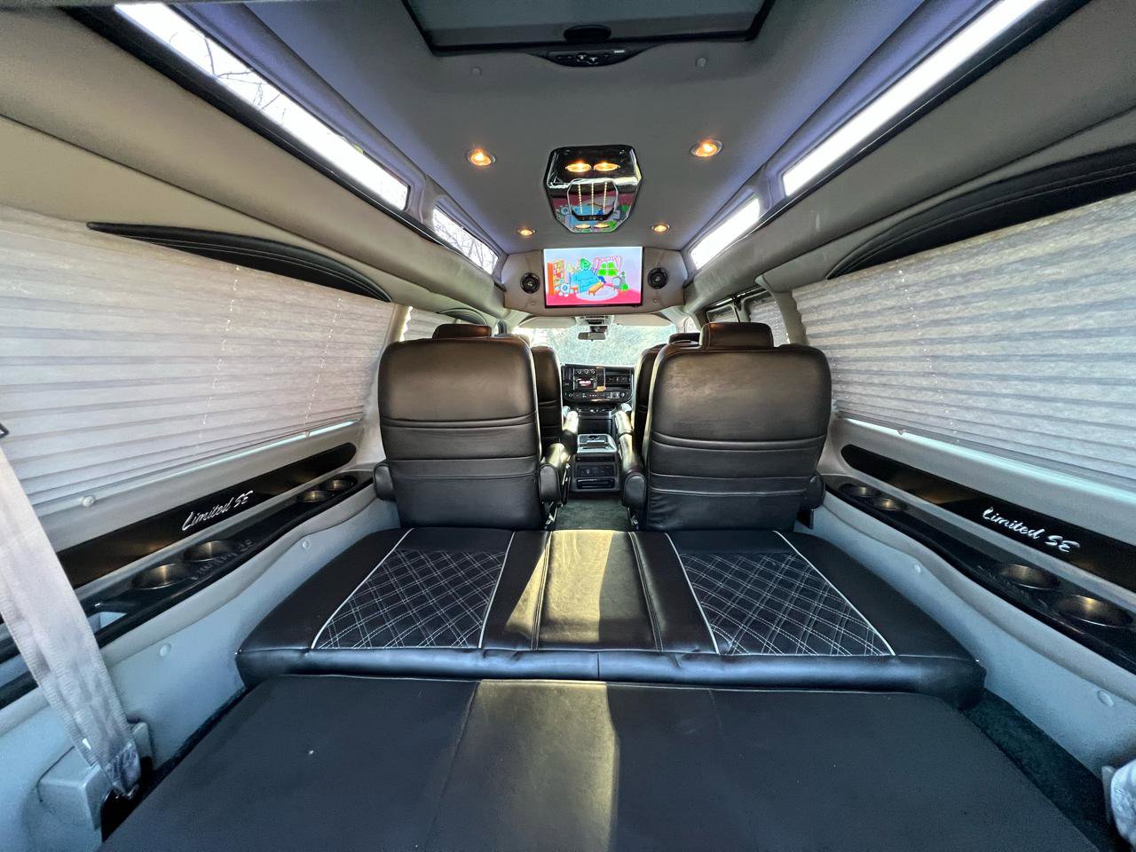 Used 2019 GMC Savana 2500 Extended w/ Enhanced Convenience Package image 47