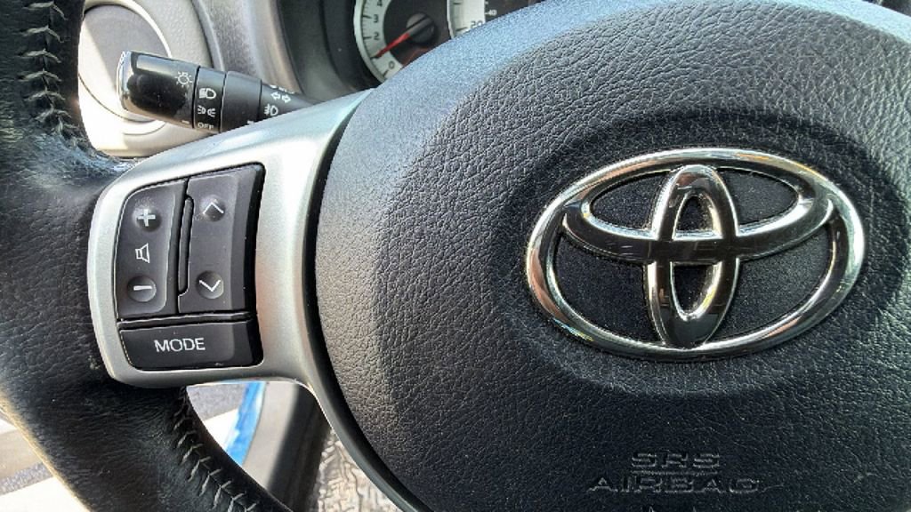 Used 2013 Toyota Yaris SE FWD image 18