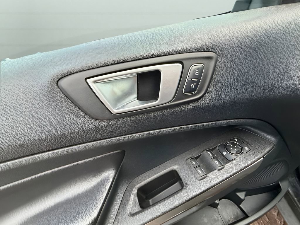 Used 2018 Ford EcoSport Titanium image 11