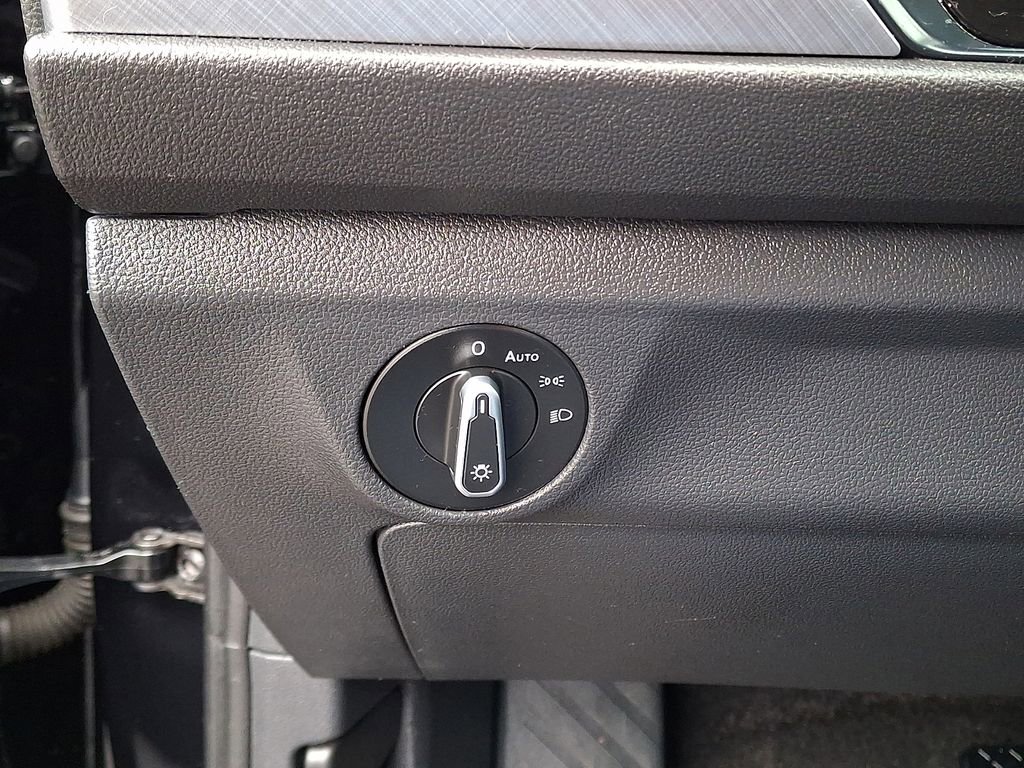 Used 2023 Volkswagen Jetta SE w/ Black Wheel Package image 26