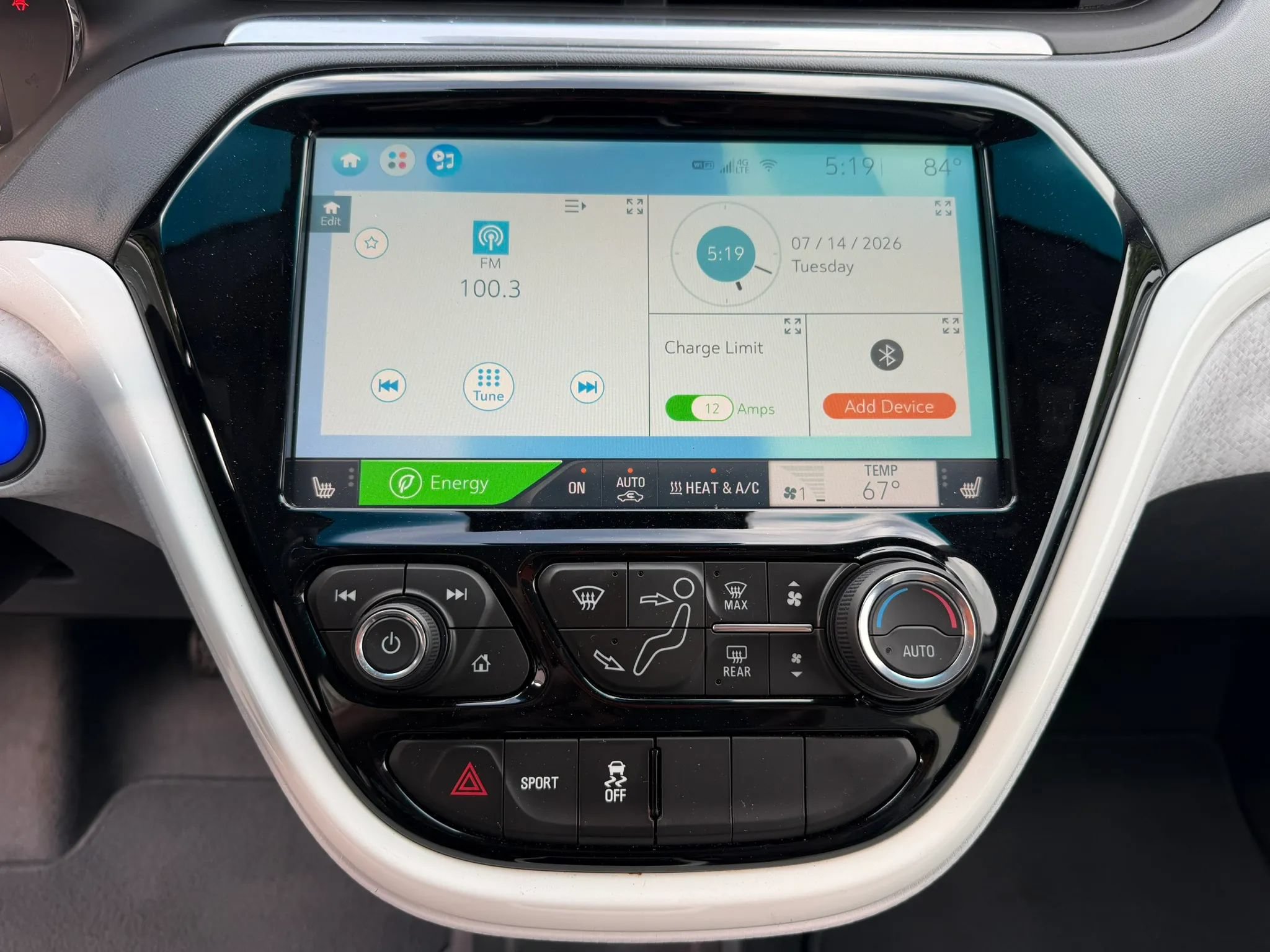 Used 2018 Chevrolet Bolt Premier w/ Driver Confidence II Package FWD image 26