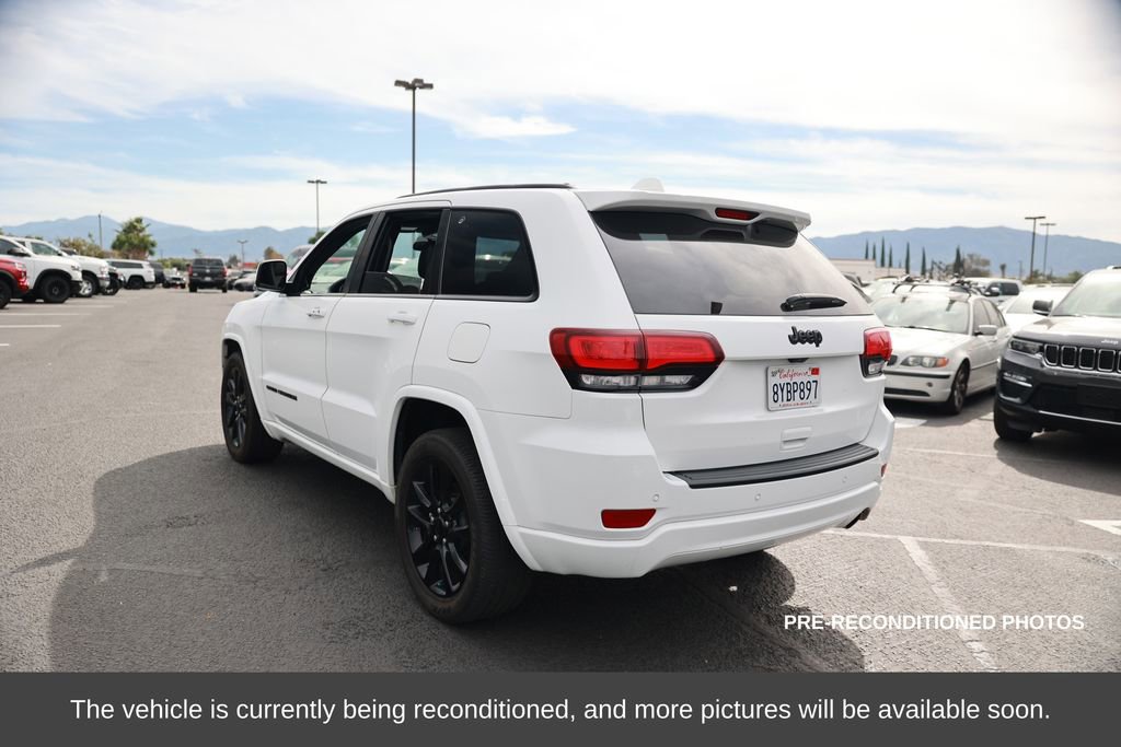 Used 2021 Jeep Grand Cherokee Laredo X image 3