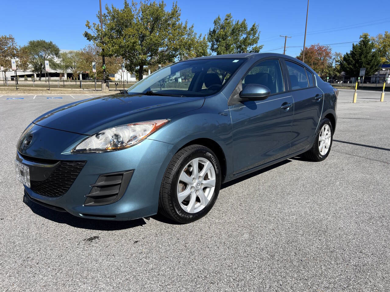 Used 2010 MAZDA MAZDA3 i Touring image 2