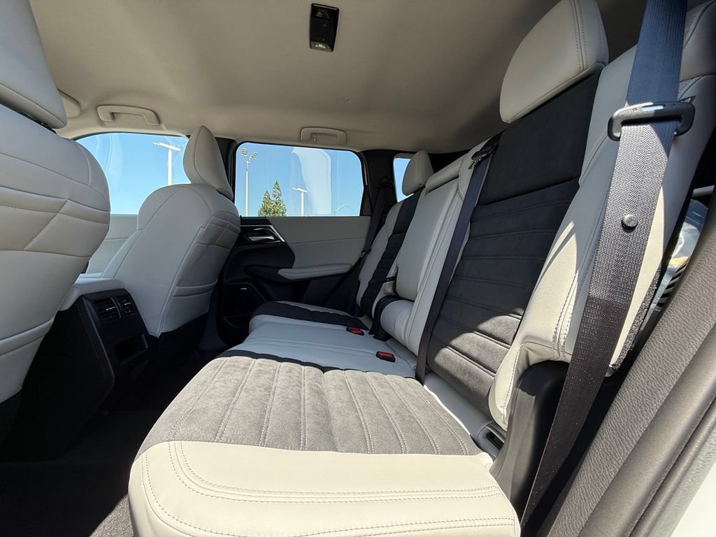 New 2026 Mitsubishi Outlander SE AWD/4WD image 34