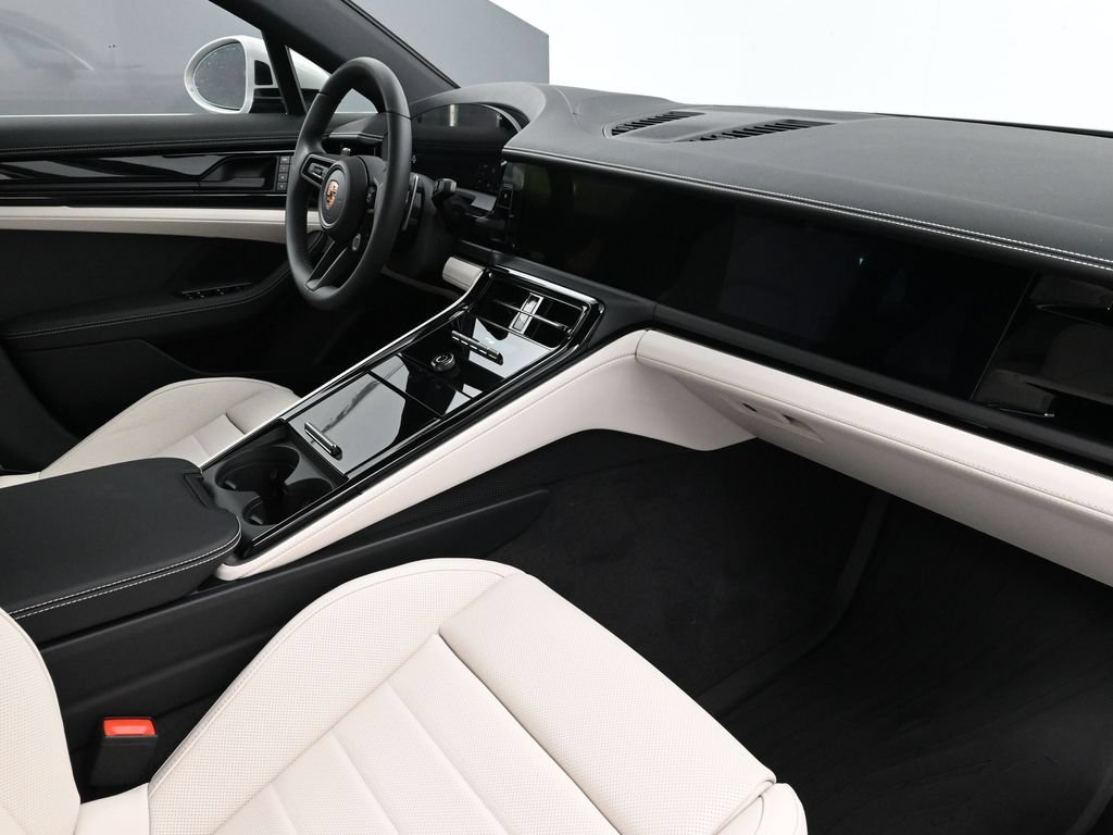 Certified 2026 Porsche Panamera image 13