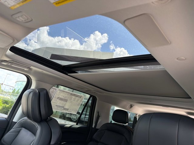 New 2026 Lincoln Navigator L Reserve AWD/4WD image 28