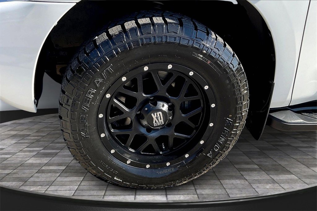 Used 2022 Toyota Sequoia SR5 image 9