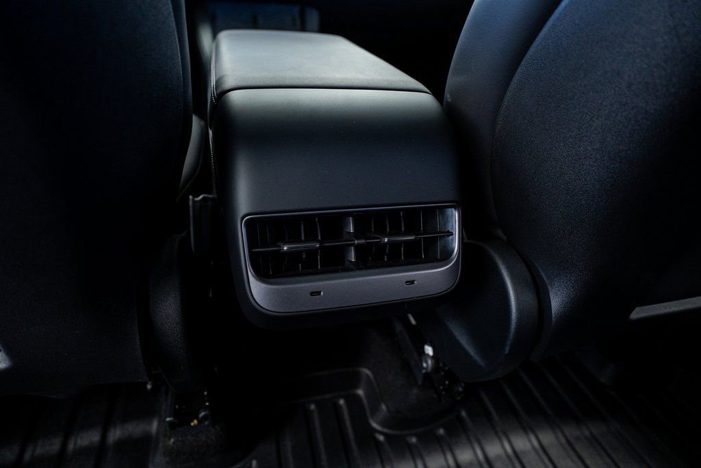 Used 2023 Tesla Model Y Long Range image 50