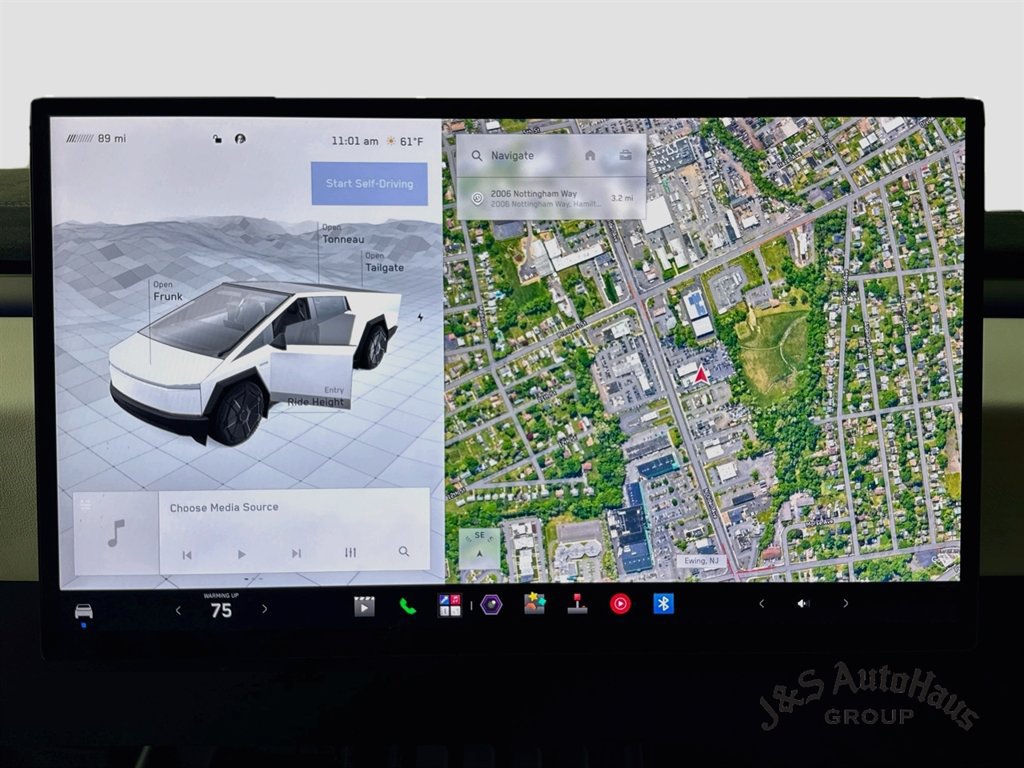 Used 2024 Tesla Cybertruck Cyberbeast AWD/4WD image 19
