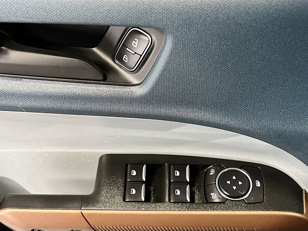 Used 2022 Ford Maverick Lariat w/ Lariat Luxury Package image 17