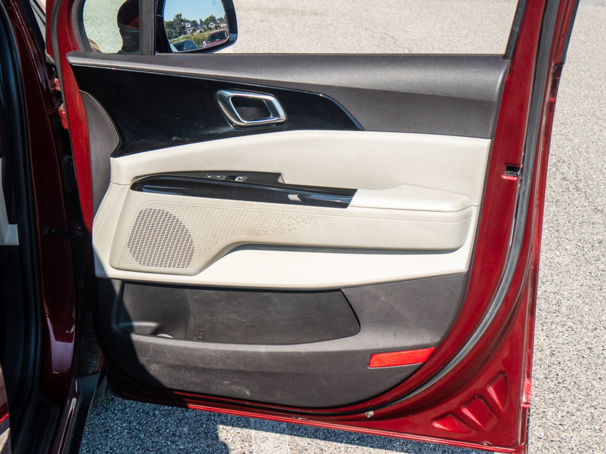 Used 2022 Kia Carnival EX FWD image 16