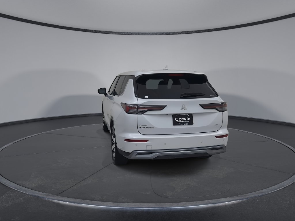 Used 2025 Mitsubishi Outlander SE AWD/4WD image 13