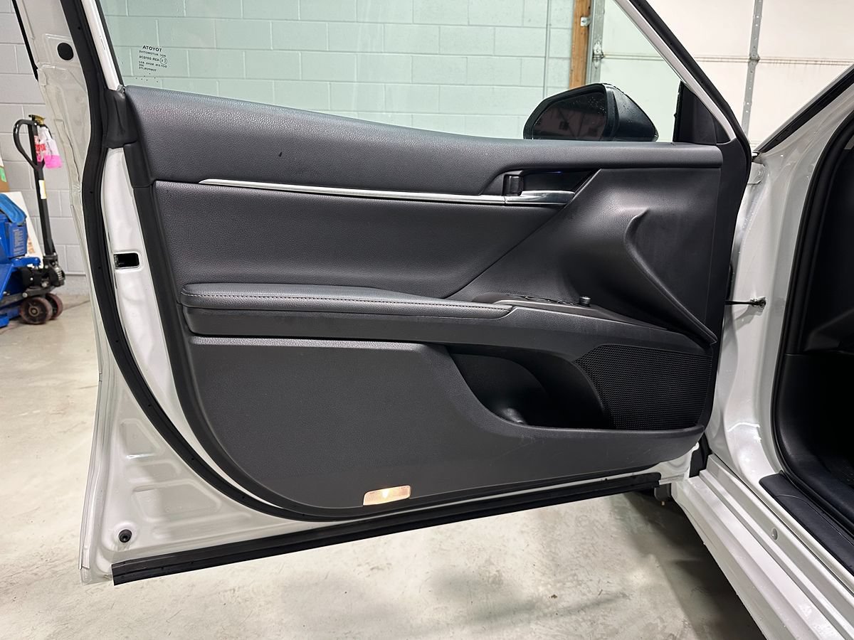 Used 2022 Toyota Camry XSE w/ Carpet Mat Package (TMS) FWD image 23
