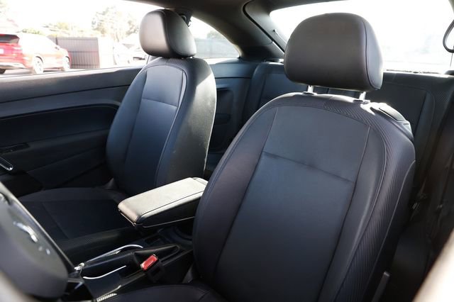 Used 2018 Volkswagen Beetle 2.0T S image 9