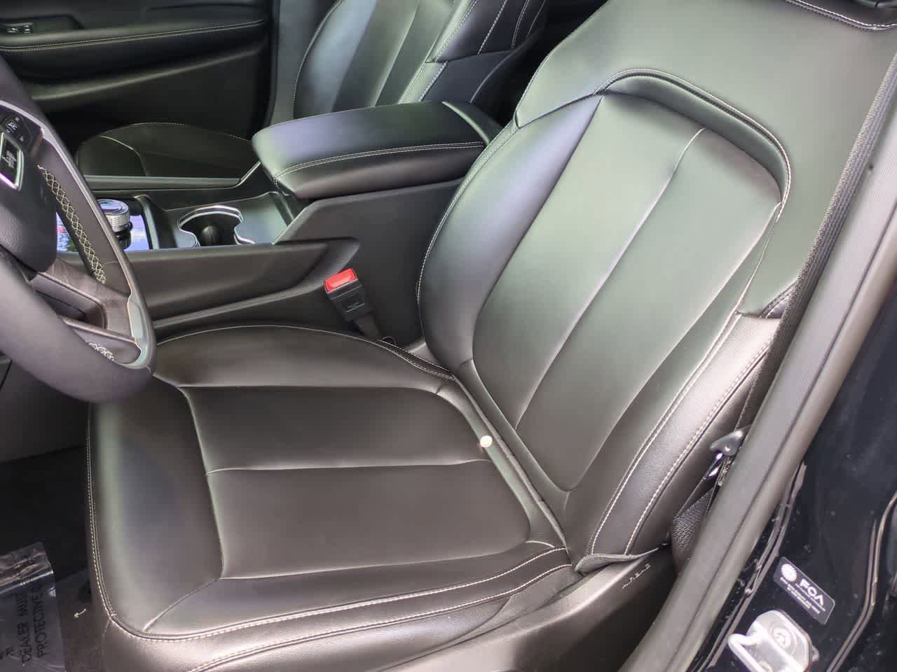 Certified 2025 Jeep Grand Cherokee Limited RWD image 17