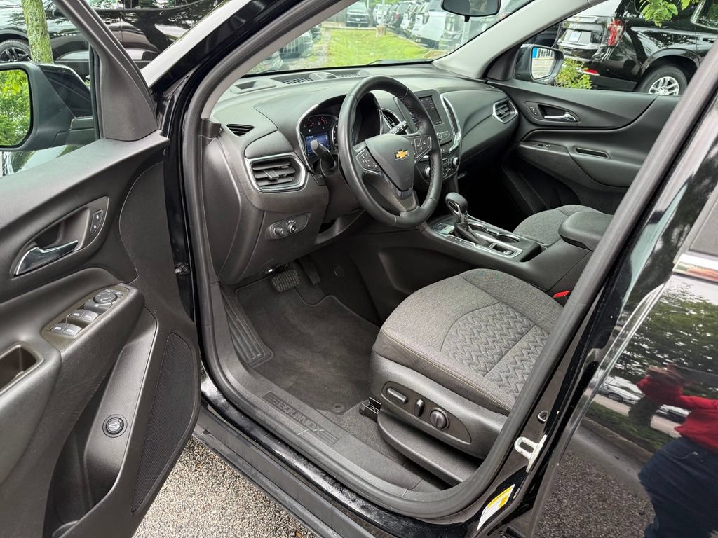 Used 2023 Chevrolet Equinox LT AWD/4WD image 12