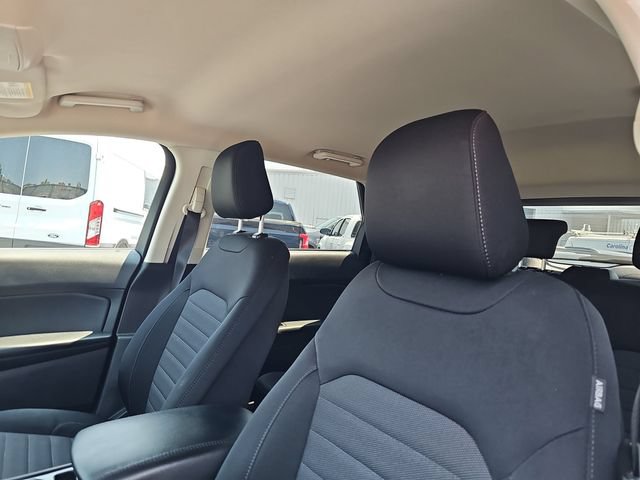 Used 2020 Ford Edge SE FWD image 15