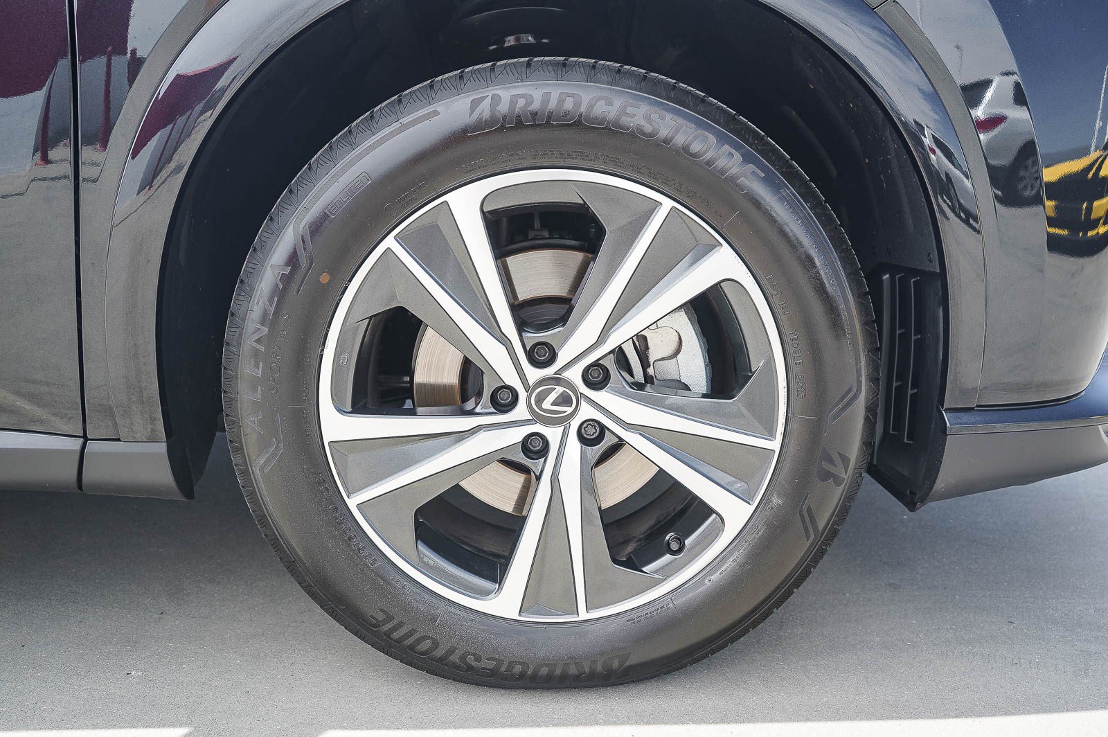 Used 2025 Lexus RX 350 Premium w/ Accessory Package (Z1) FWD image 10