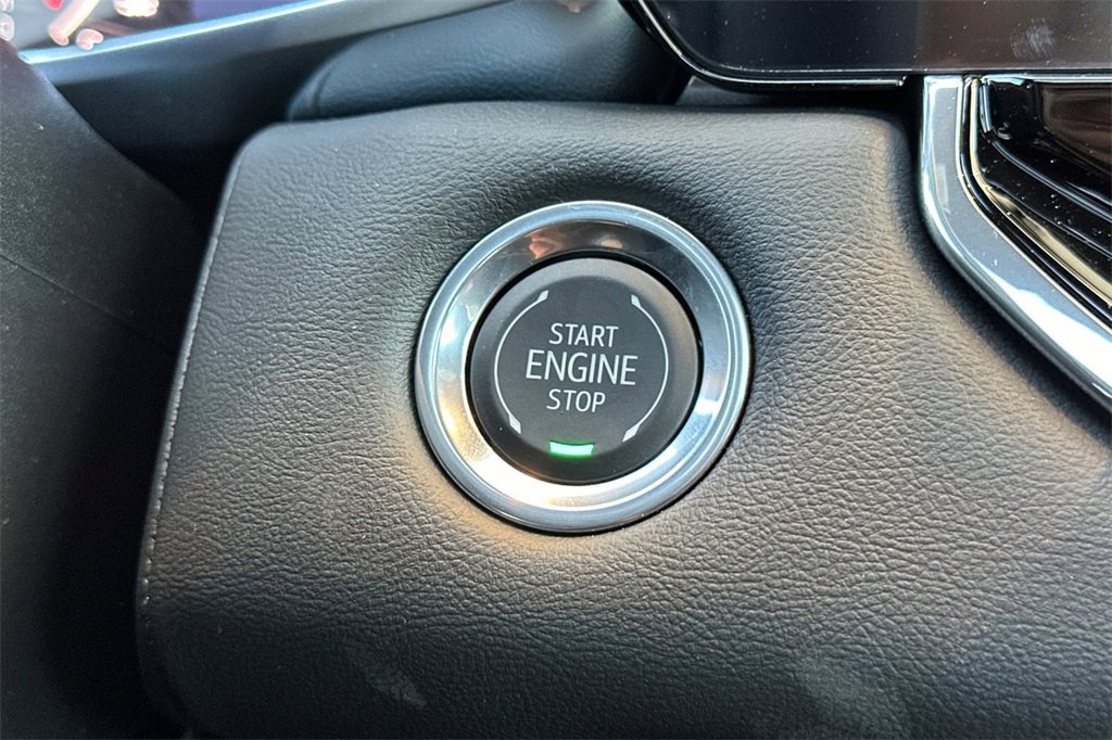 New 2025 GMC Canyon Elevation w/ Convenience Package image 19