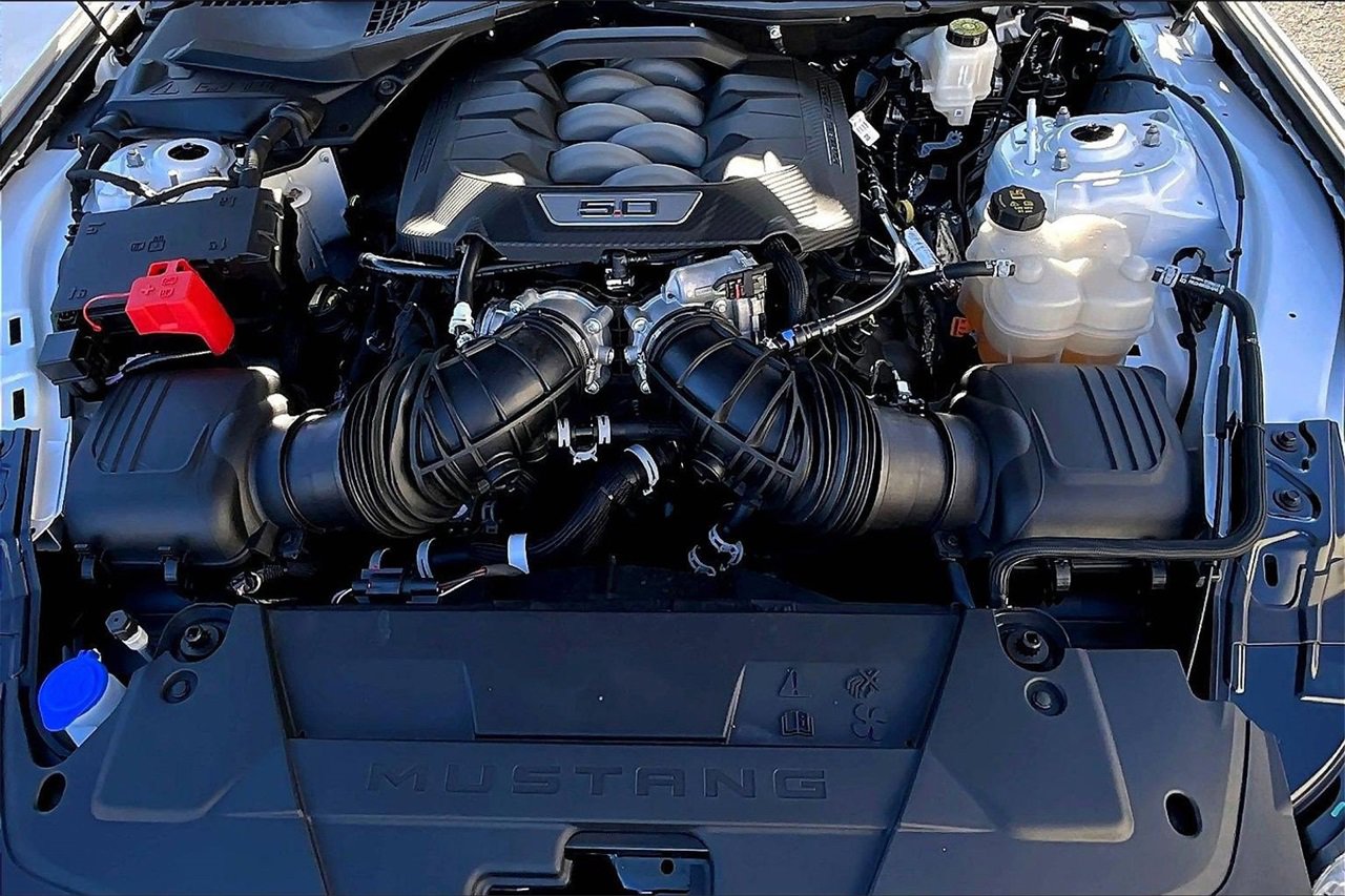 Used 2024 Ford Mustang GT Premium image 34