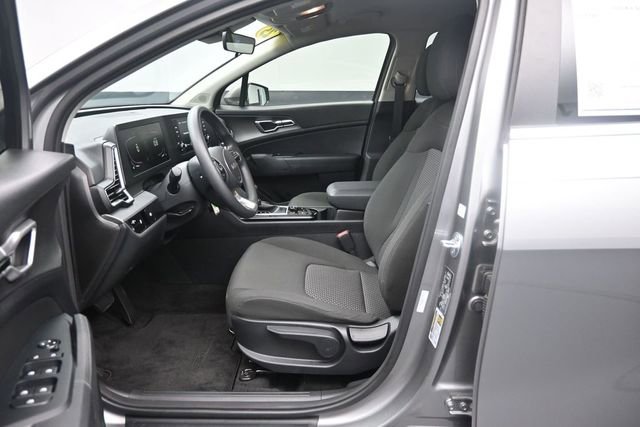 Used 2025 Kia Sportage LX FWD image 19