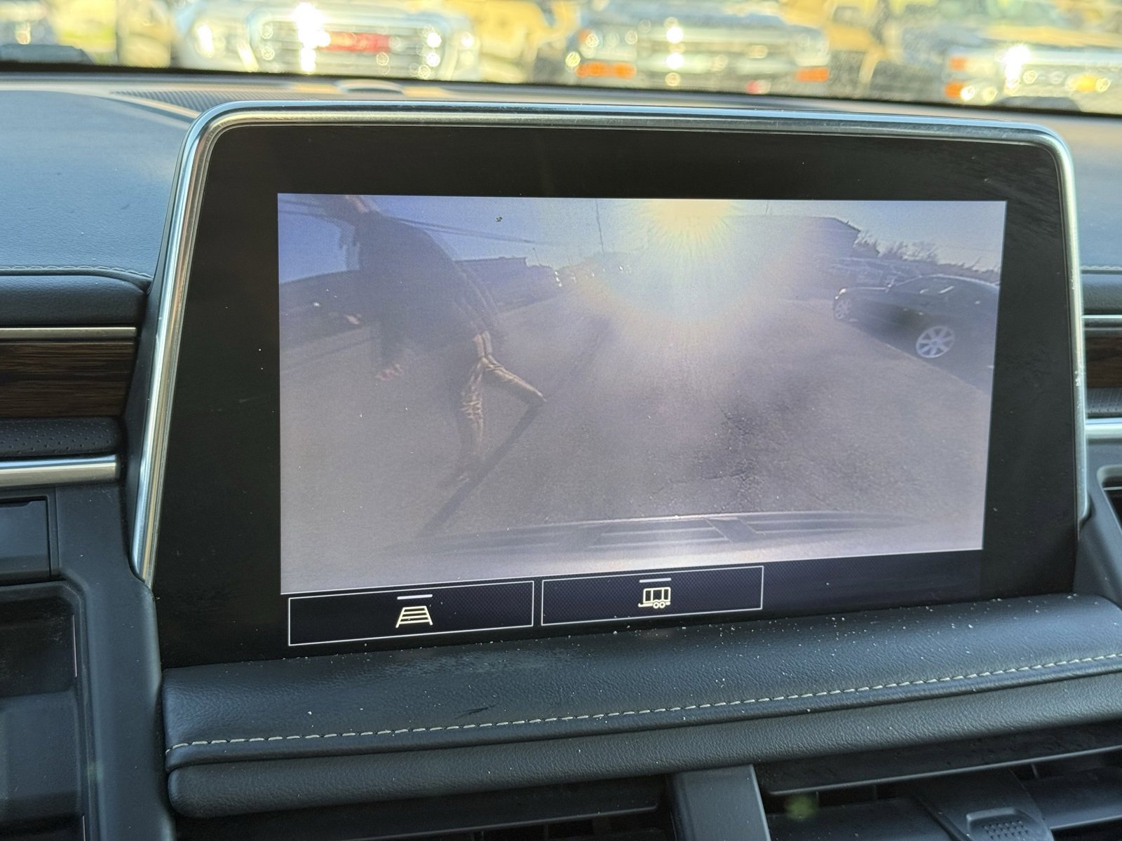 Used 2021 Chevrolet Suburban Premier image 29