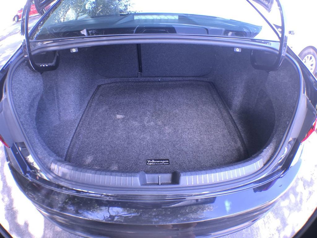 Used 2022 Volkswagen Jetta SE image 23