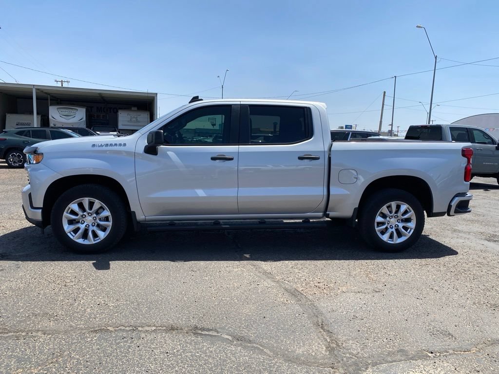 Used 2022 Chevrolet Silverado 1500 Custom w/ Safety Confidence Package RWD image 3
