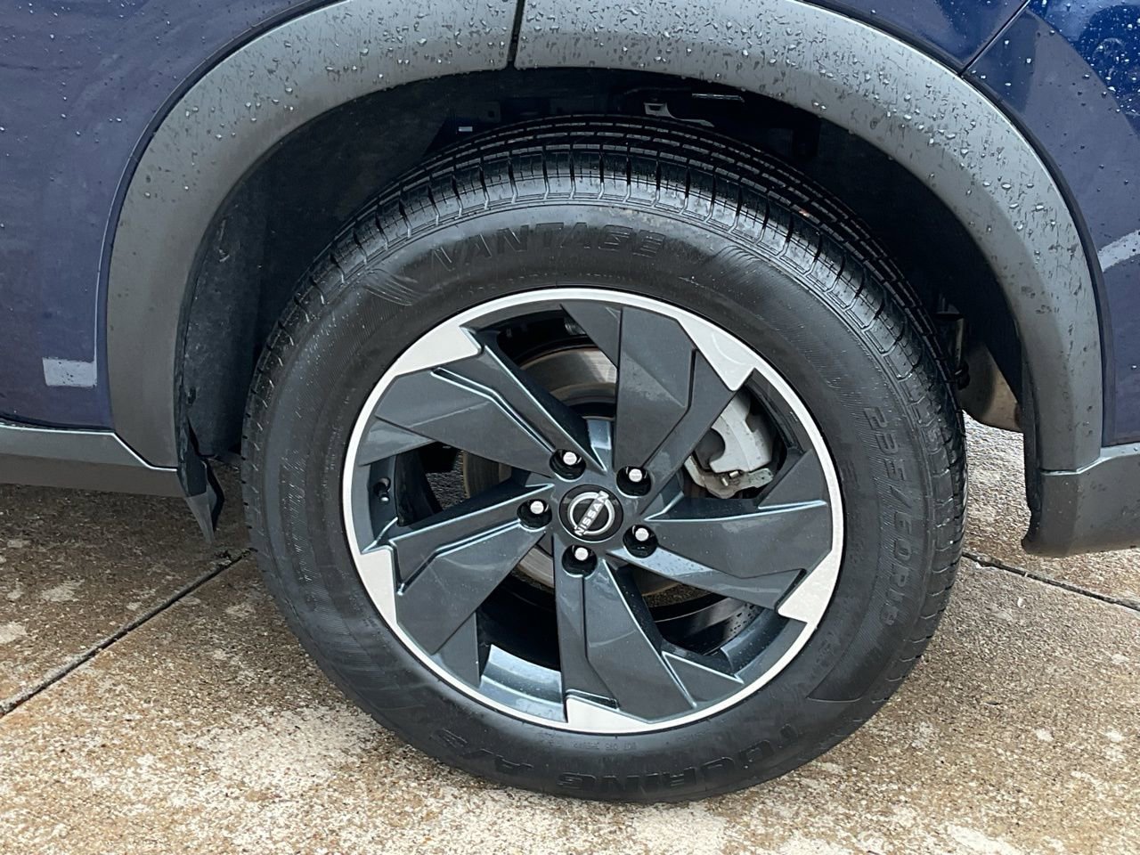Used 2025 Nissan Rogue SV FWD image 8