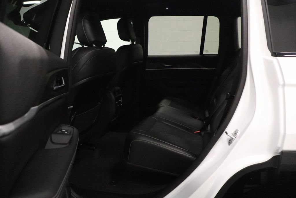 New 2026 Jeep Grand Cherokee Altitude AWD/4WD image 13